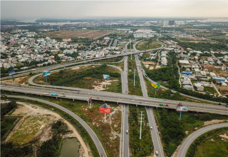 Vành đai 2, đoạn kết nối từ nút giao Mỹ Thủy, TP Thủ Đức đã xây dựng hoàn thành với đường song hành hai bên. Ảnh: Quỳnh Trần